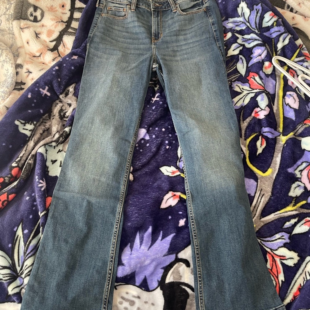 Hollister Curvy Mid-Rise Boot Jeans